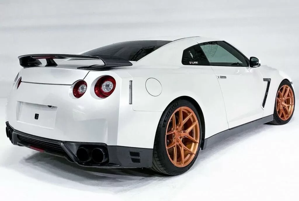 Nissan GT-R