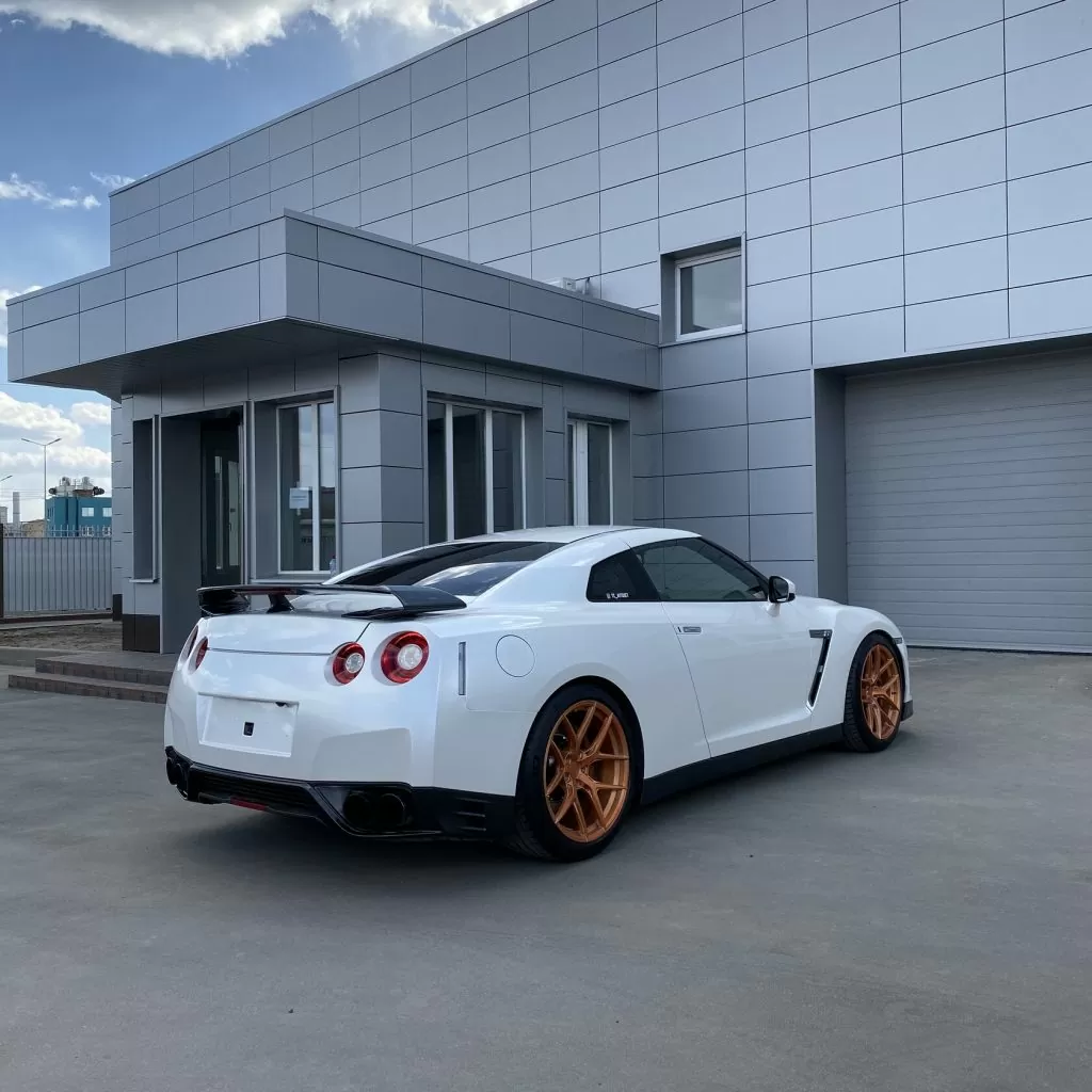 Nissan GT-R